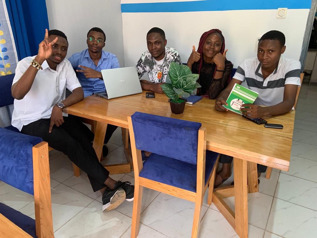 Equipe VALIDE dans nos locaux à Yaoundé